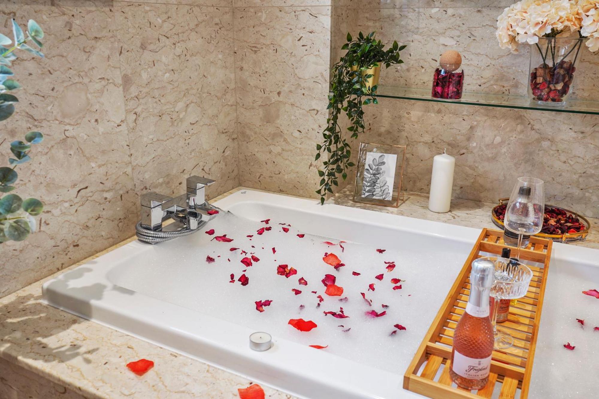 Mews House With Private Patio & Parking Сasa de vacaciones Londres
