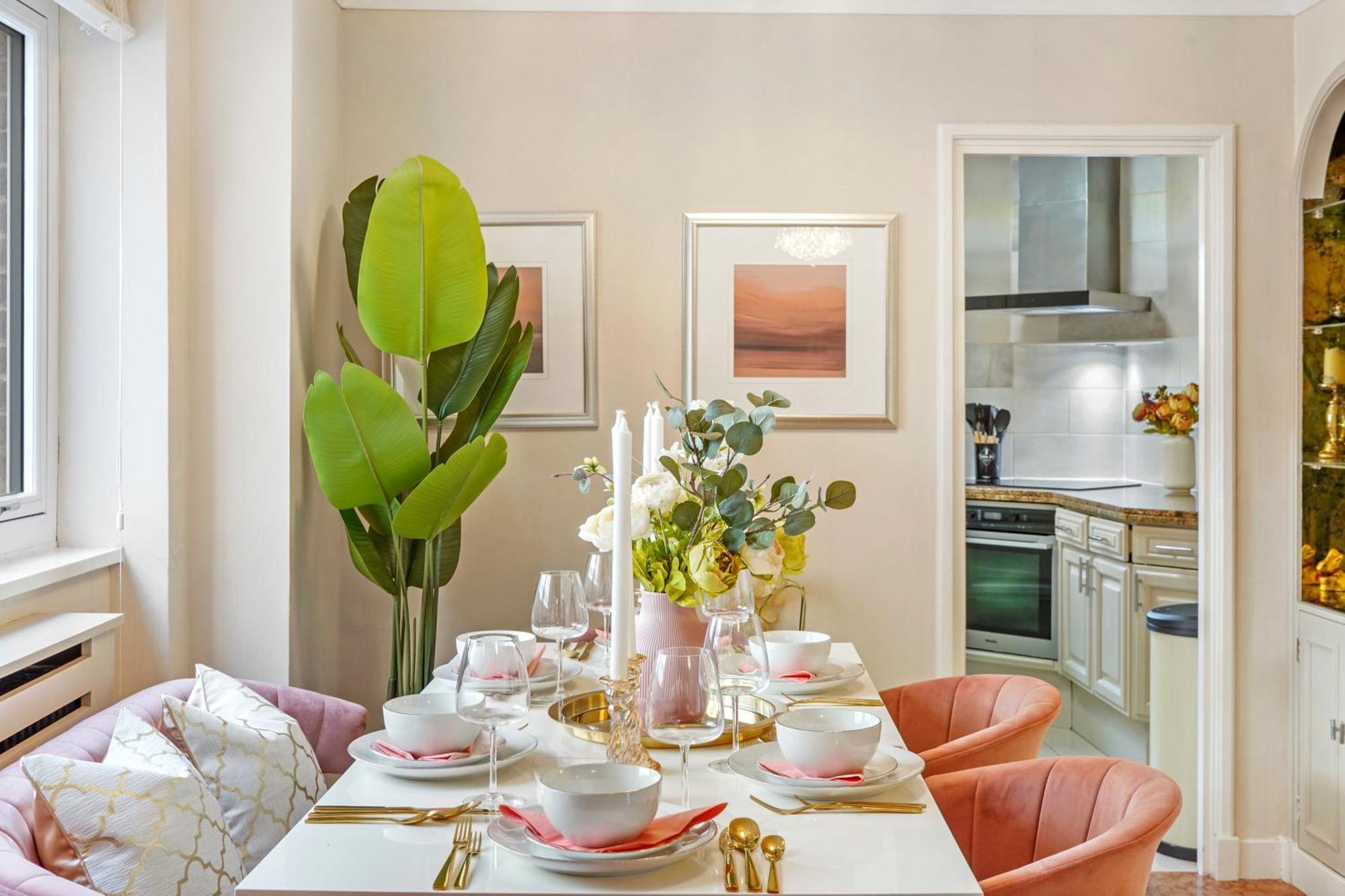 Mews House With Private Patio & Parking Сasa de vacaciones *