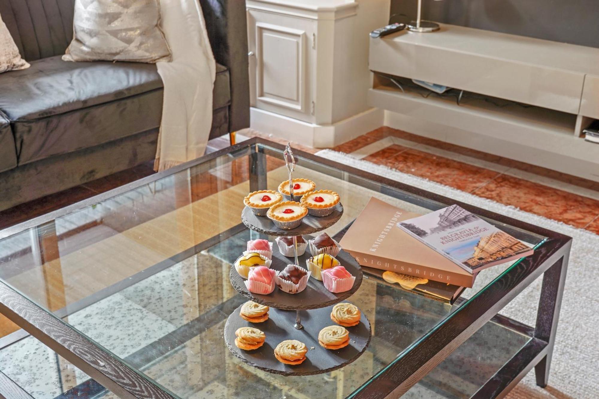 Mews House With Private Patio & Parking Сasa de vacaciones Londres
