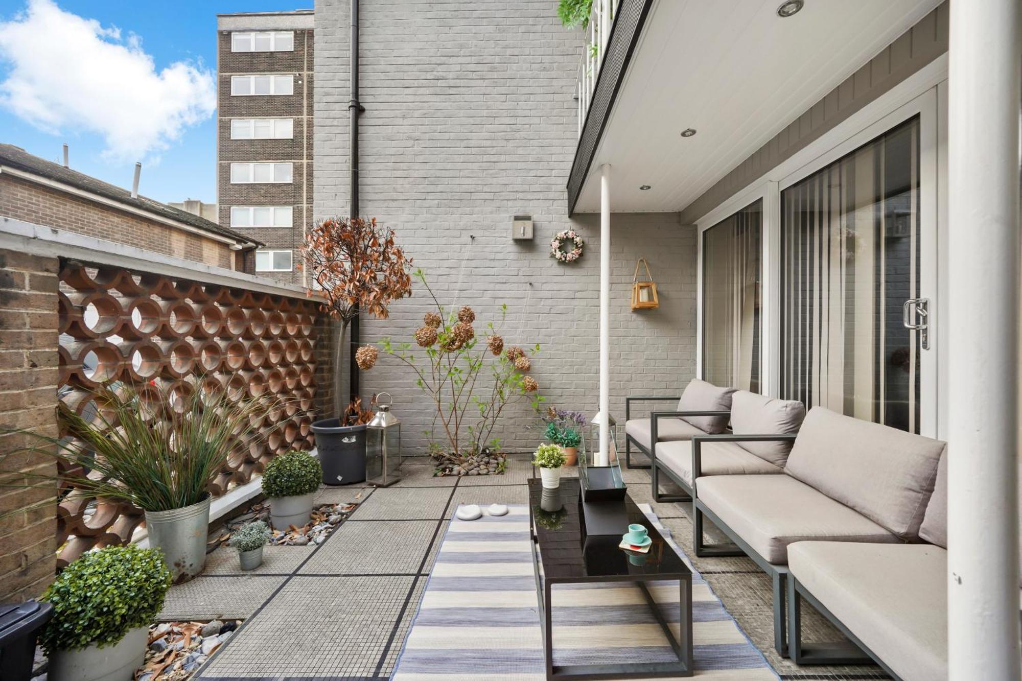 Mews House With Private Patio & Parking Сasa de vacaciones